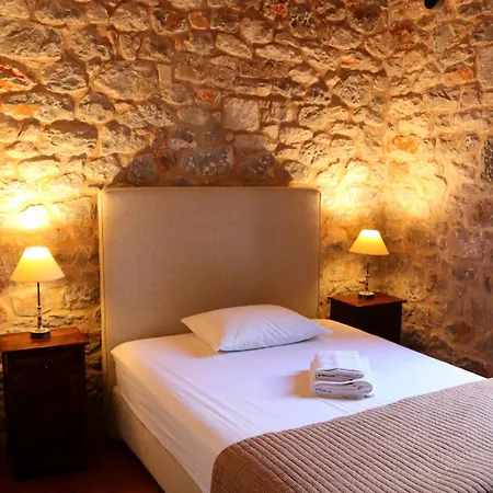 Cursariis Lux * Γερολιμένας